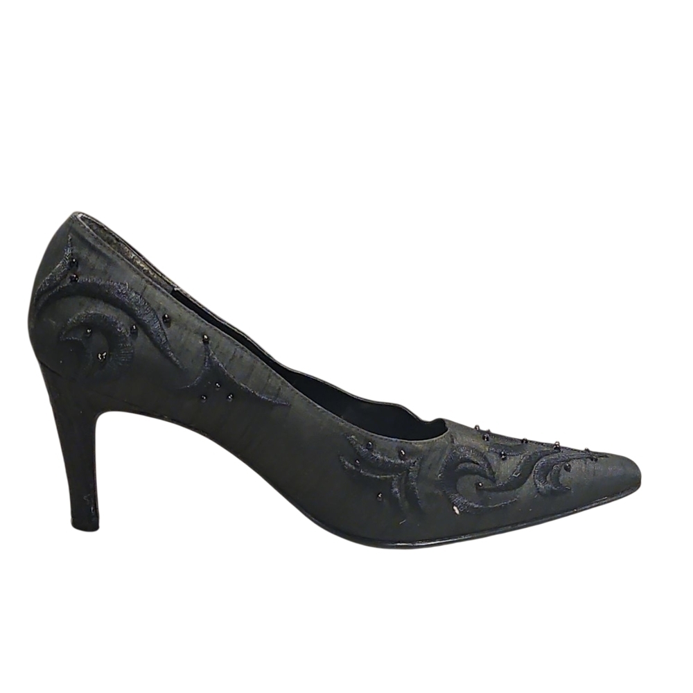 J. Renee Elegant Black Pumps - Picture 4 of 7